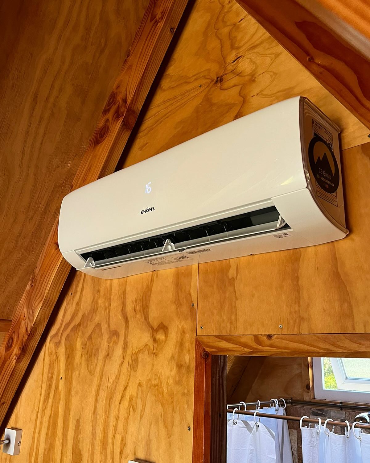 Instalación de aire acondicionado tipo Split residencial y comercial